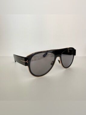 NEW!!! Tom Ford unisex sunglasses Lyle 02 TF1074 01C Authentic